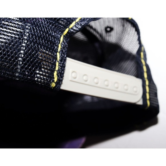 Ed Hardy Throwback Embellished Floral Roses Snapback Trucker Hat One Size - Picture 9 of 10